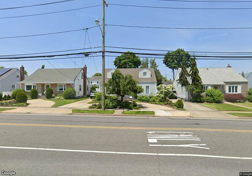 33 Westbury Ave, Carle Place, NY 11514 - photo 1