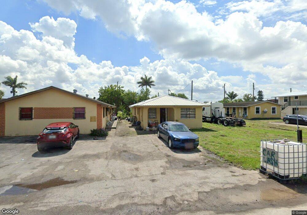 561 SW 5th St, Belle Glade, FL 33430 - photo 1
