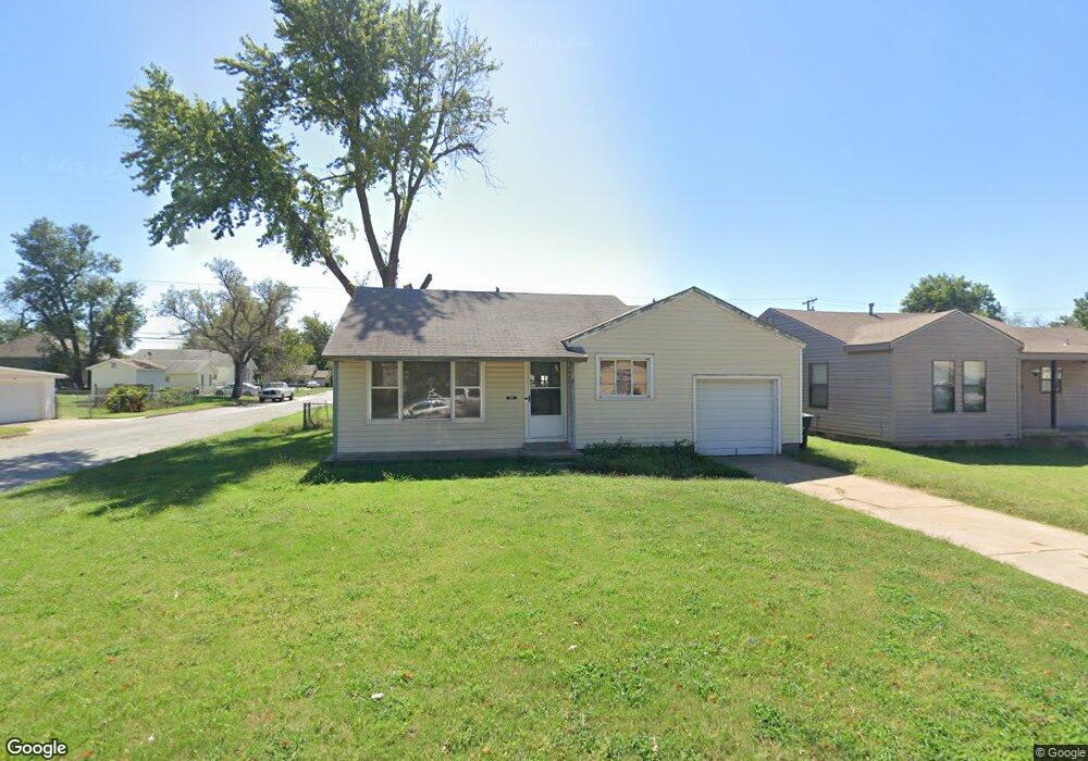 2201 W Maple Ave, Enid, OK 73703 - photo 1