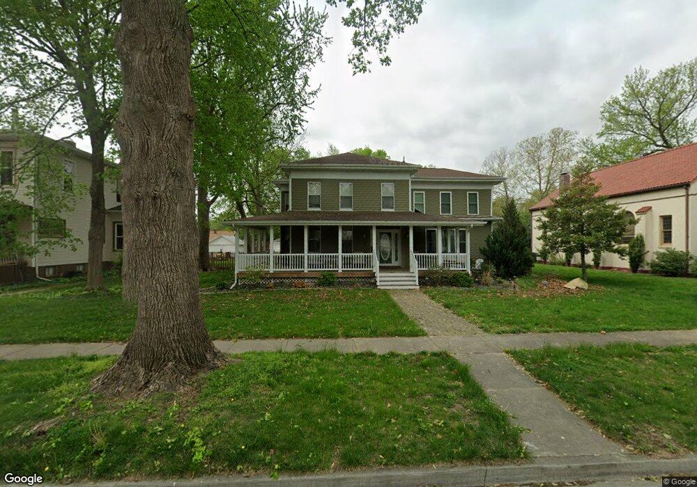 211 Pekin St, Lincoln, IL 62656 - photo 1