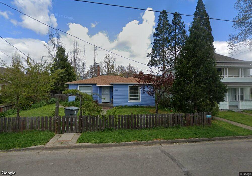 808 SW Isham St, Grants Pass, OR 97526 - photo 1