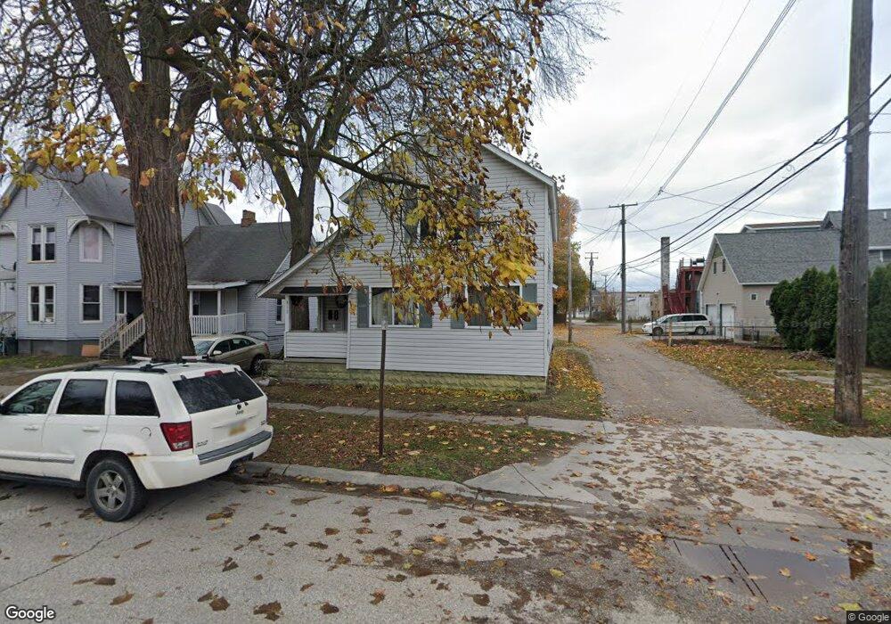 513 Chestnut St, Port Huron, MI 48060 - photo 1