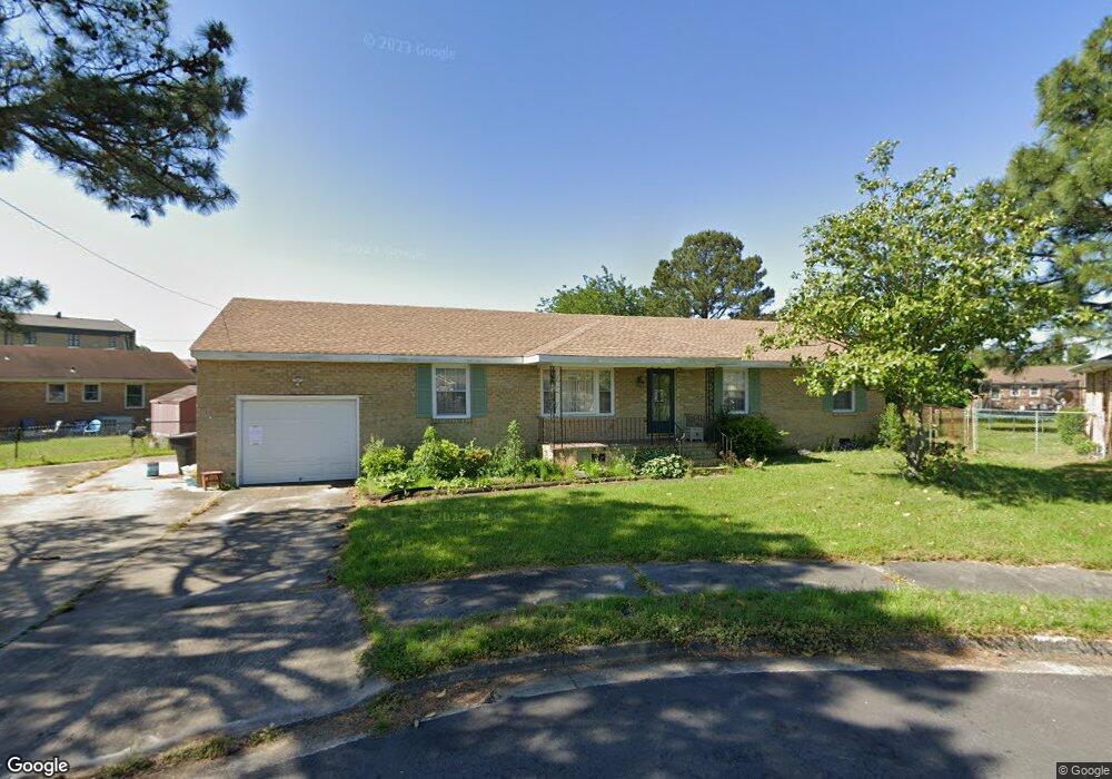 811 Bouie Ct, Portsmouth, VA 23704 - photo 1