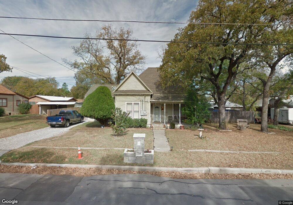 710 W Spring St, Weatherford, TX 76086 - photo 1