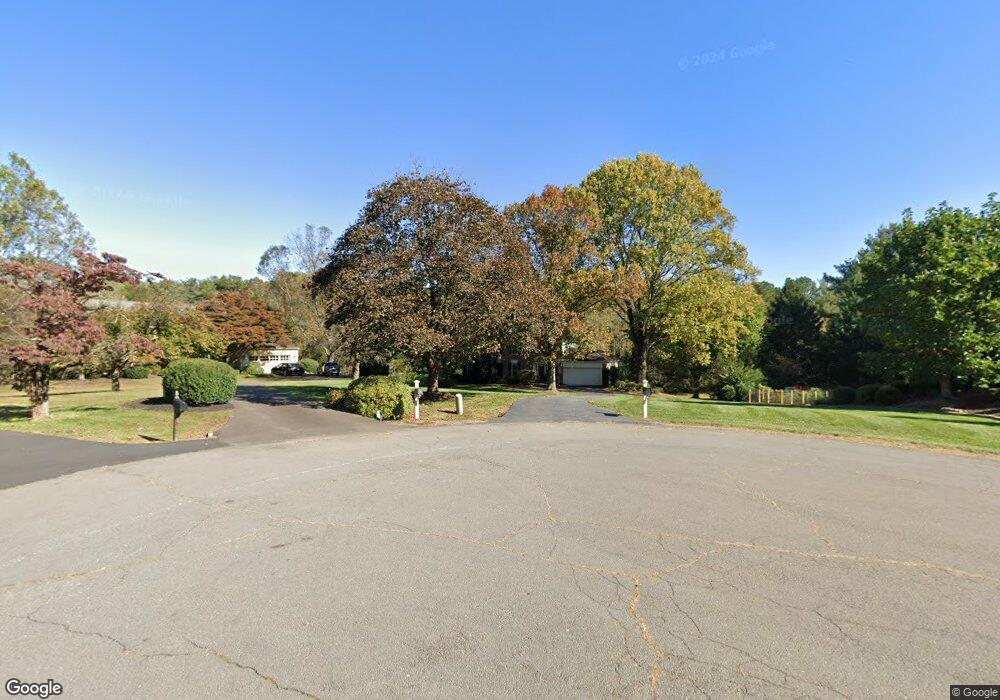 10701 Schindel Ct, Great Falls, VA 22066 - photo 1