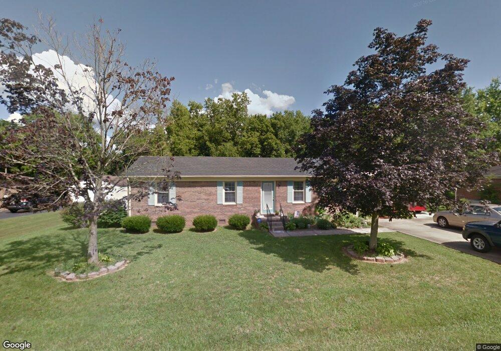 706 Pineridge Dr, Hopkinsville, KY 42240 - photo 1