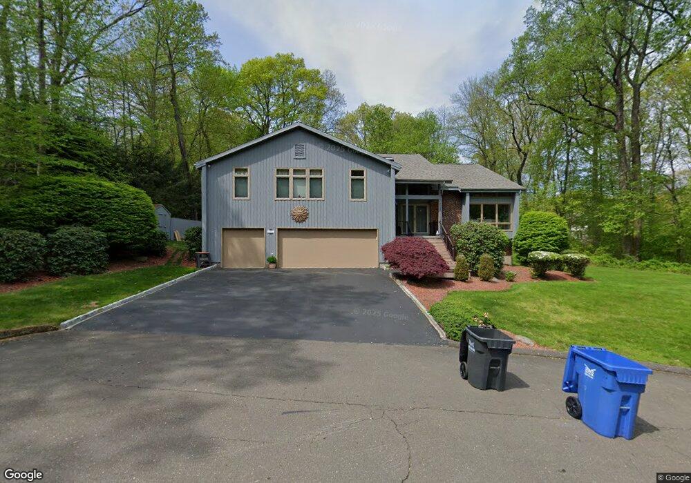 25 Petticoat Ln, Trumbull, CT 06611 - photo 1