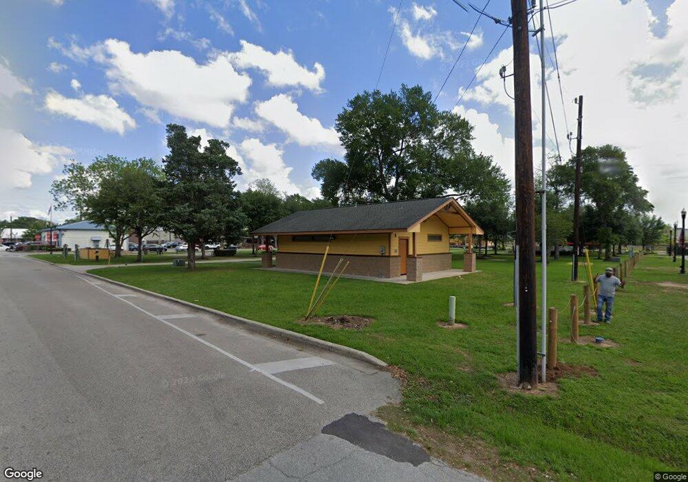 217 S Walnut St, Tomball, TX 77375 - photo 1