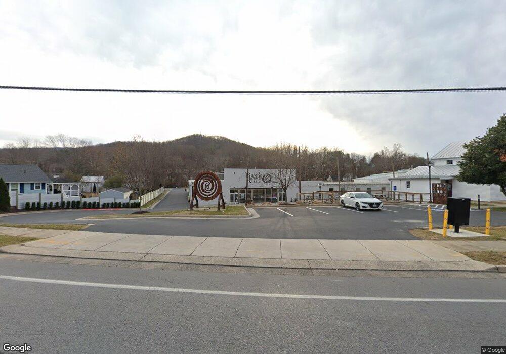 1010 E Main St, Waynesboro, VA 22980 - photo 1