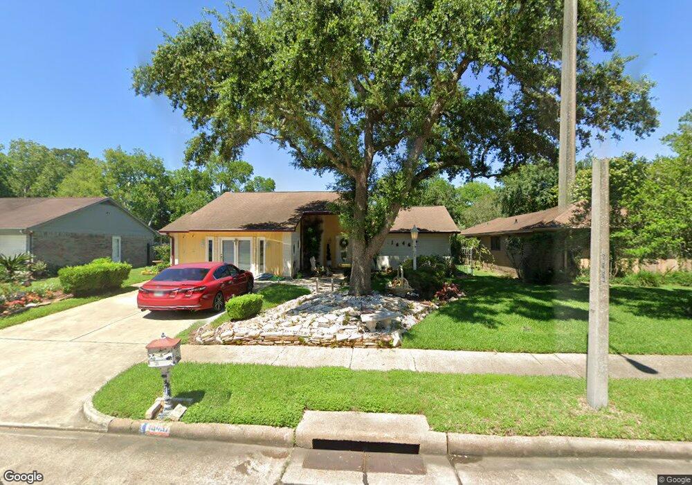 16467 Hibiscus Ln, Friendswood, TX 77546 - photo 1