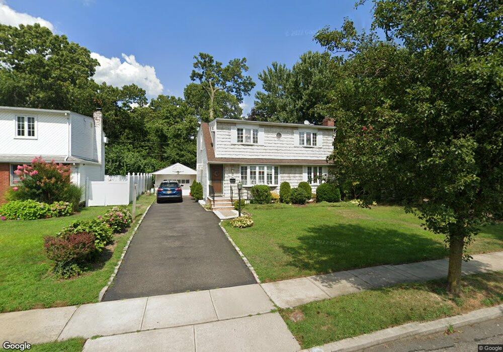 954 Shelburne Dr, Franklin Square, NY 11010 - photo 1