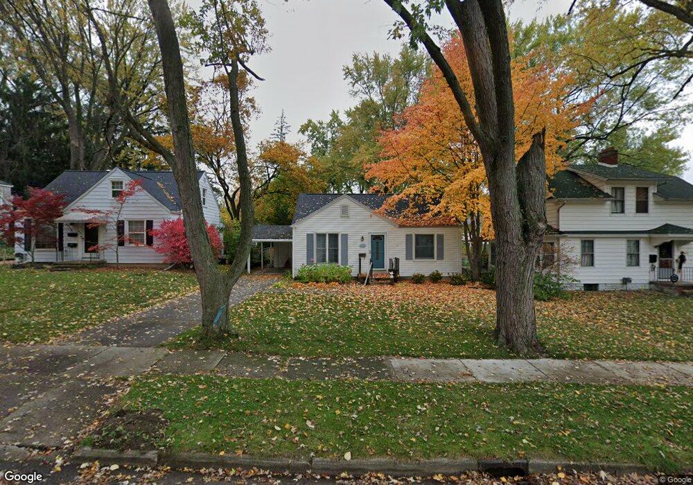 614 N Dexter Dr, Lansing, MI 48910 - photo 1