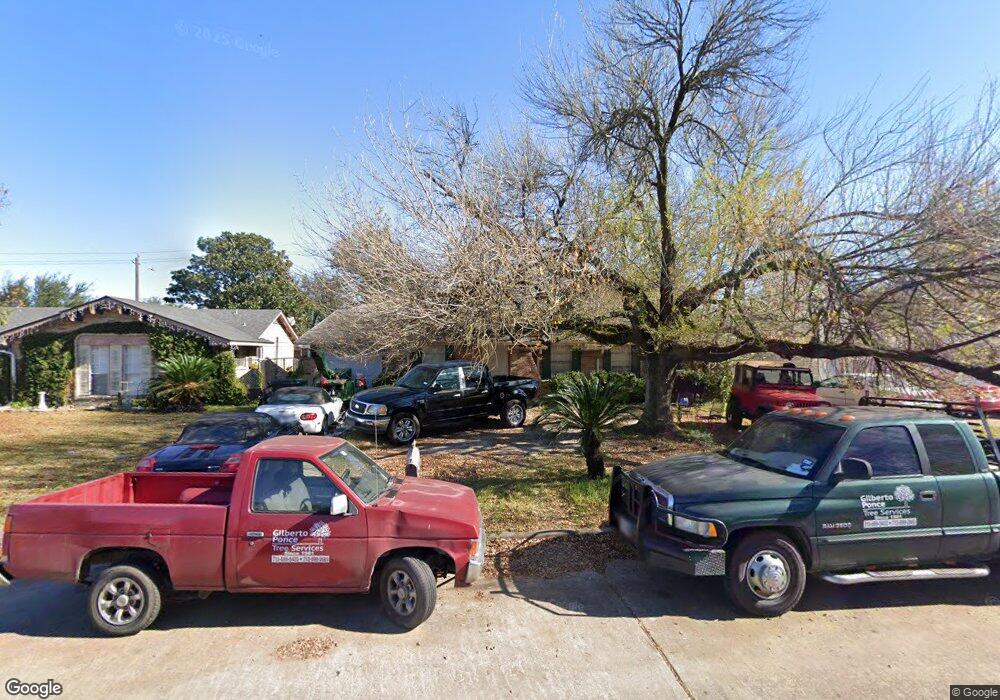 8330 Whitecastle Ln, Houston, TX 77088 - photo 1