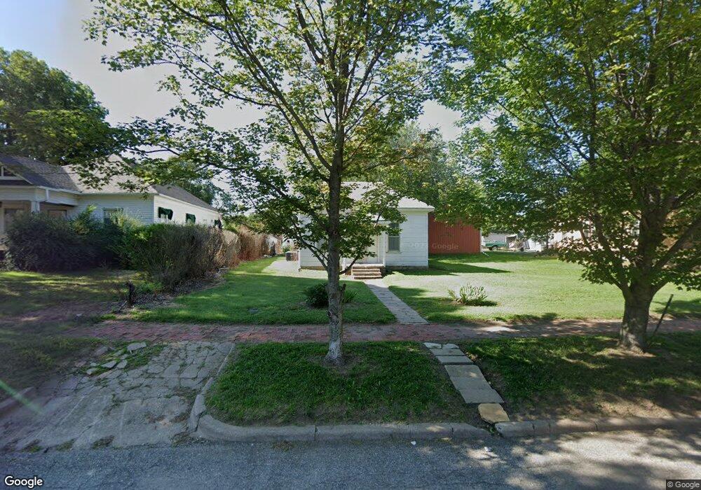 618 W 5th St, Concordia, KS 66901 - photo 1