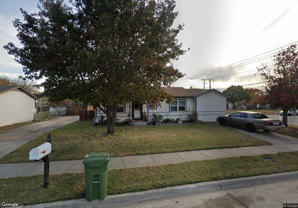 700 Shady Ln, Hurst, TX 76053 - photo 1