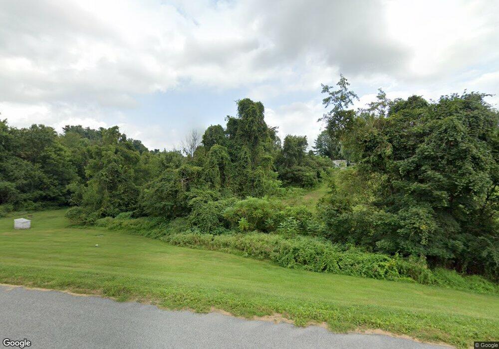 817 Lake Cir, Mount Wolf, PA 17347 - photo 1