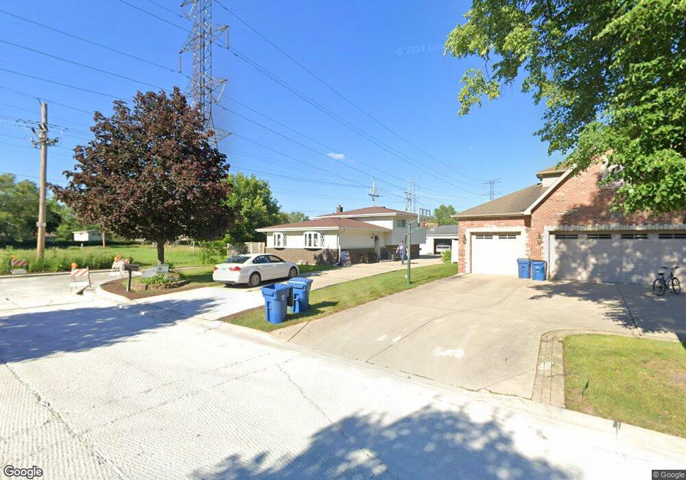 823 N Willow Rd, Elmhurst, IL 60126 - photo 1