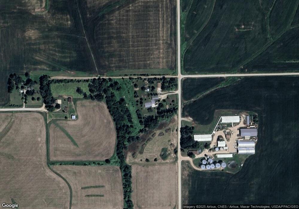 5239 E 5th St S, Newton, IA 50208 - photo 1