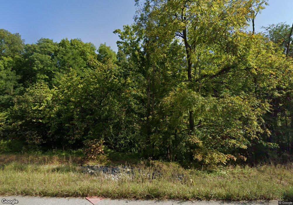 525 N Country Club Rd, Columbus, IN 47201 - photo 1