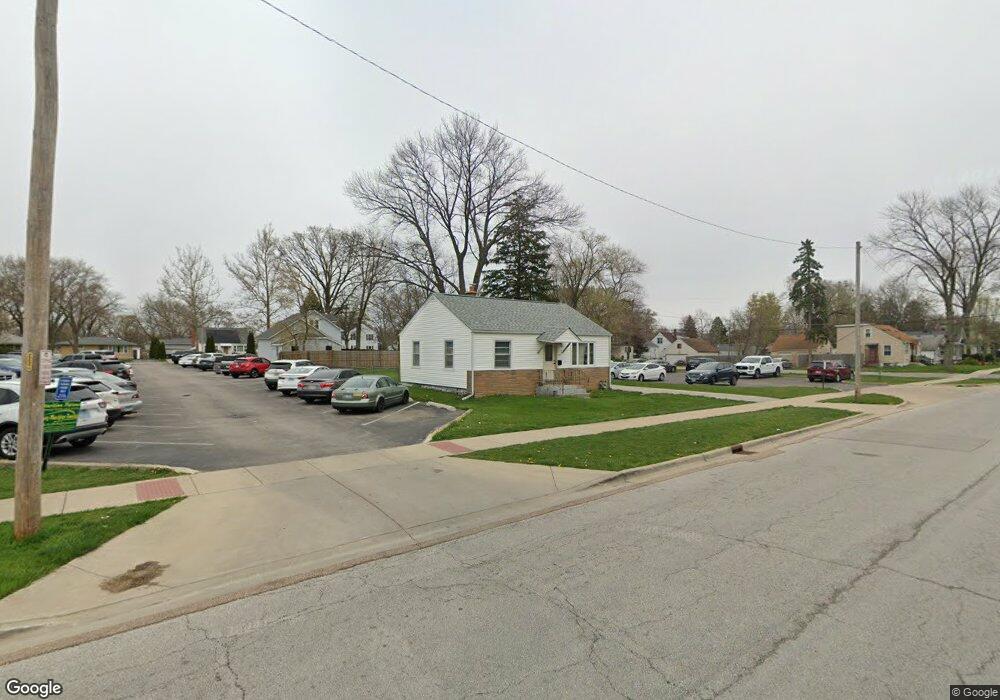 1111 Spruce St, Aurora, IL 60506 - photo 1