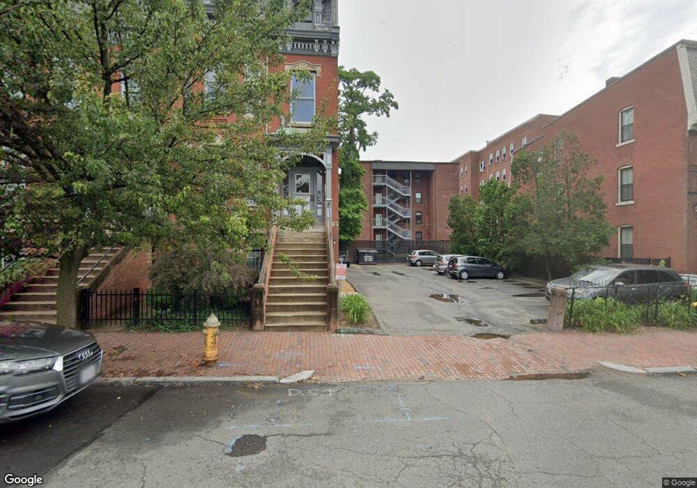 74 Temple St unit 74, Springfield, MA 01105 - photo 1