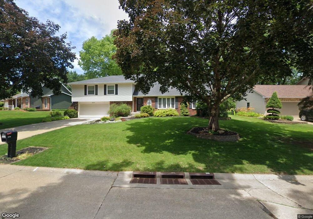 2216 E 47th St, Davenport, IA 52807 - photo 1