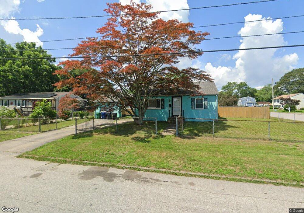 327 Pequot Ave, Warwick, RI 02889 - photo 1