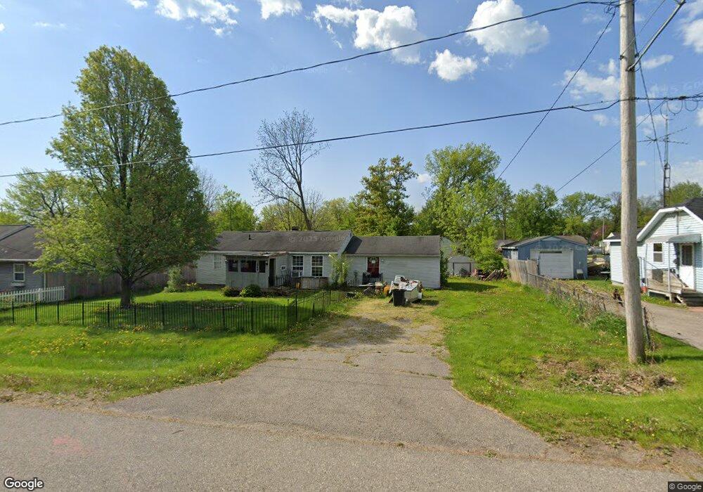 1049 W Buder Ave, Flint, MI 48507 - photo 1