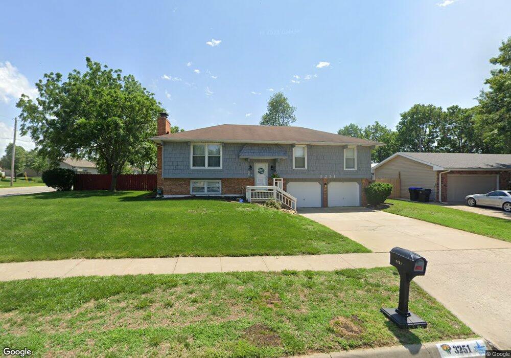 3251 SW Arrowhead Rd, Topeka, KS 66614 - photo 1
