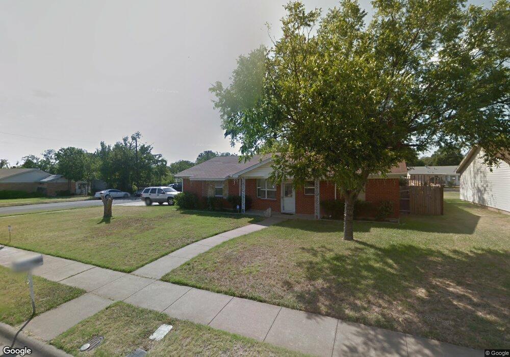 1404 Phillips St, Cleburne, TX 76033 - photo 1