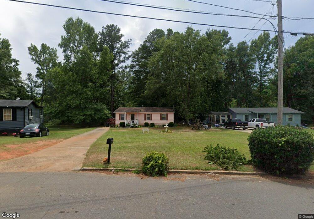 135 Bradley Cir, Barnesville, GA 30204 - photo 1