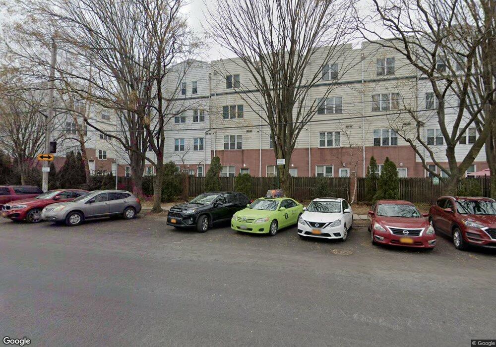 220 Neptune Ct unit 7220A, Bronx, NY 10473 - photo 1