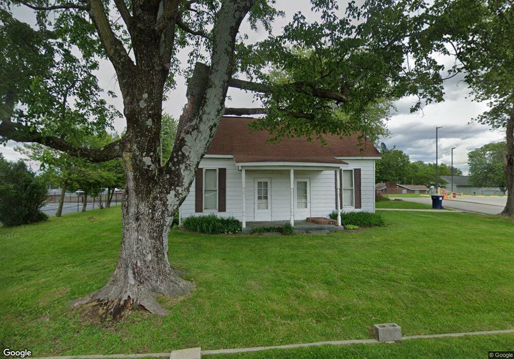 610 N 3rd St, Montgomery, IN 47558 - photo 1