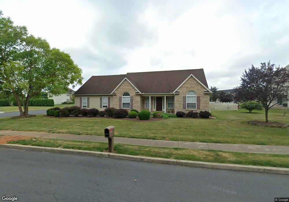 2704 Halleck Dr, Whitehall, PA 18052 - photo 1