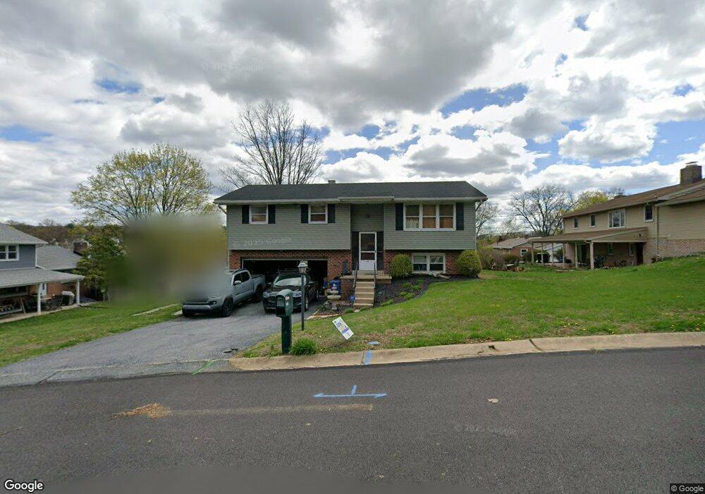 520 Edison Ct, Reading, PA 19605 - photo 1