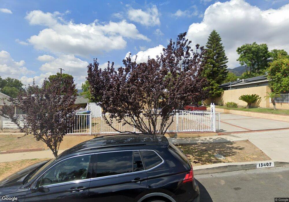 13407 Dyer St, Sylmar, CA 91342 - photo 1