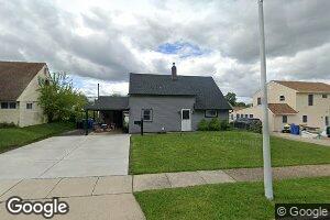 81 Aster Ln, Levittown, PA 19055