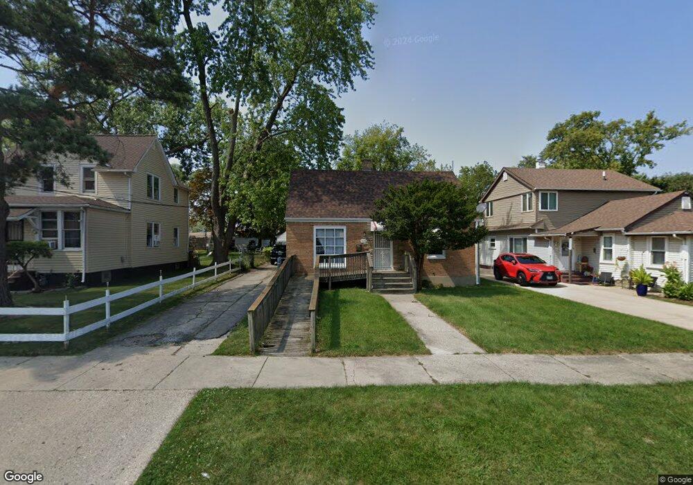 714 Pine St, Waukegan, IL 60085 - photo 1
