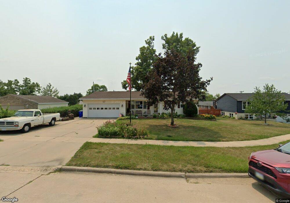 3423 Adeline Ct SW, Cedar Rapids, IA 52404 - photo 1