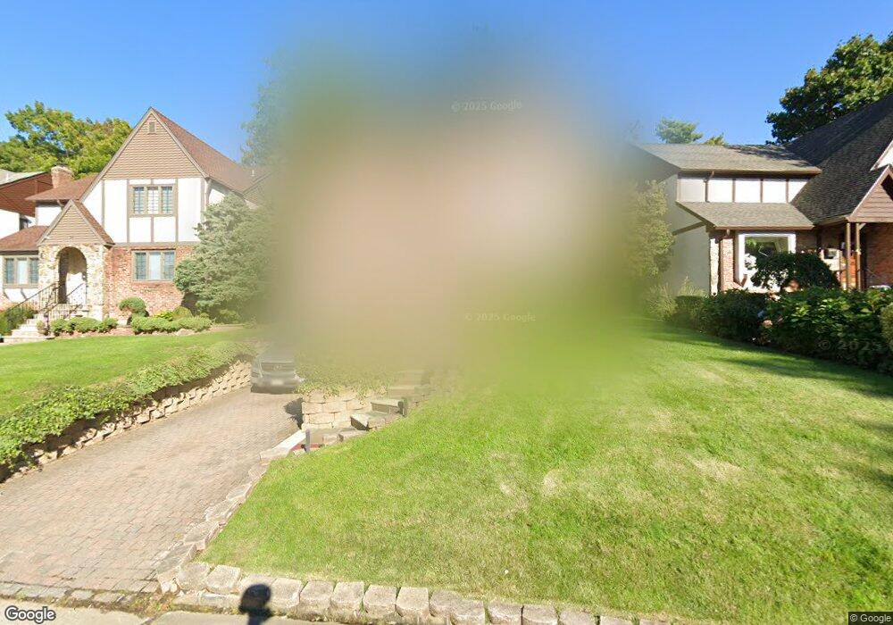 50 Chase Rd, Manhasset, NY 11030 - photo 1