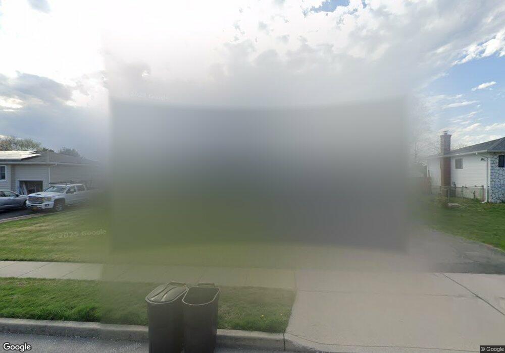 56 Wicks Path, ComMacK, NY 11725 - photo 1