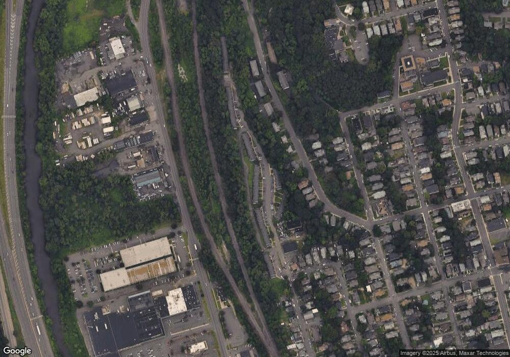 150 Manhan St unit Building 5, Unit 12, Waterbury, CT 06710 - photo 1