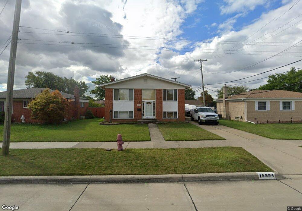 15594 Chestnut St, Roseville, MI 48066 - photo 1