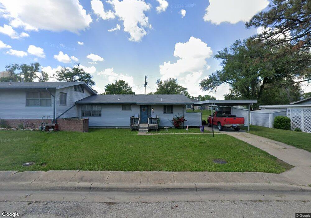 1704 SW 70th St, Topeka, KS 66619 - photo 1