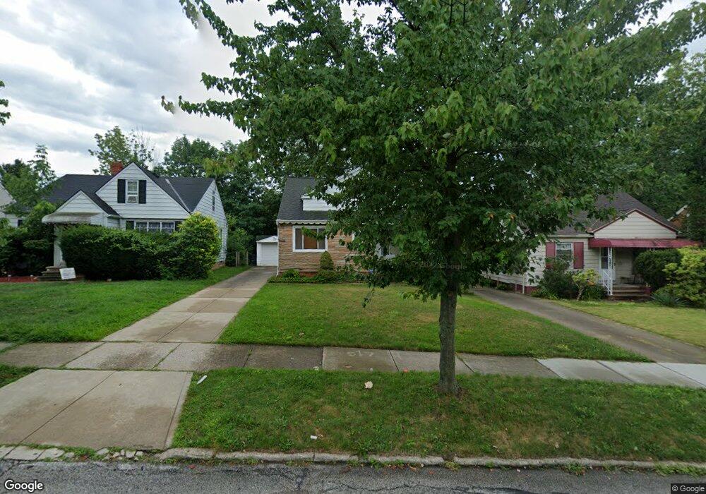 21000 Gardenview Dr, Maple Heights, OH 44137 - photo 1