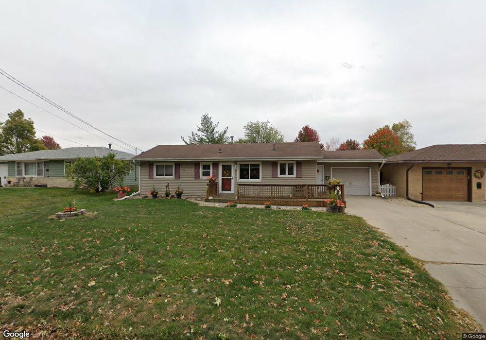 701 S 14th Ave W, Newton, IA 50208 - photo 1