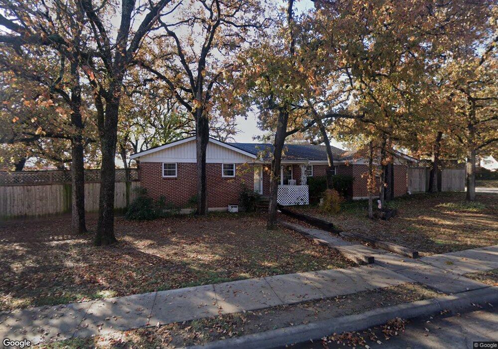 201 Sheri Ln, Hurst, TX 76053 - photo 1