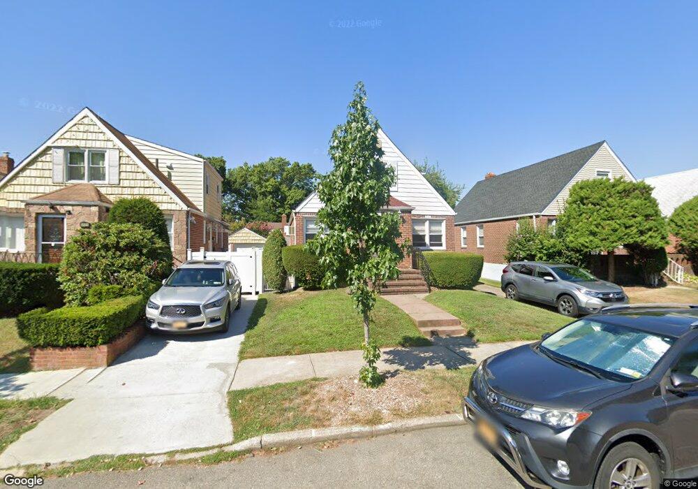5816 192nd St, Fresh Meadows, NY 11365 - photo 1
