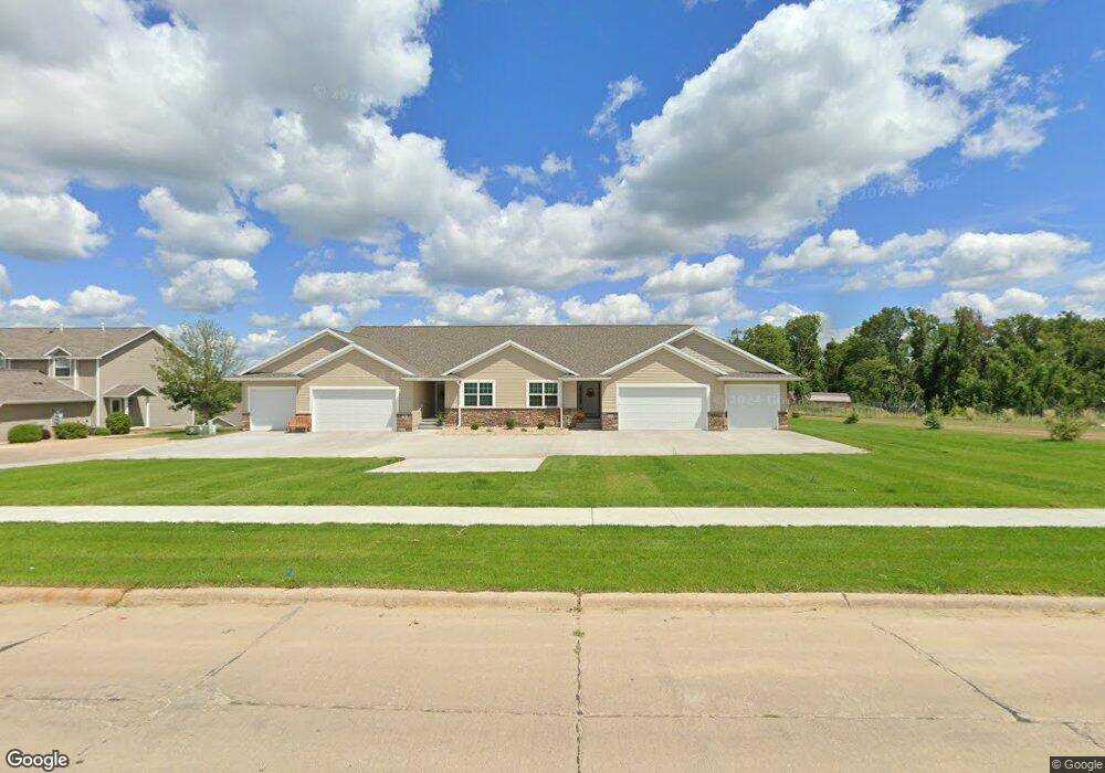 1620 34th St SE, Cedar Rapids, IA 52403 - photo 1