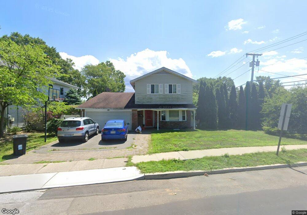 2 Bay Dr, Port Washington, NY 11050 - photo 1